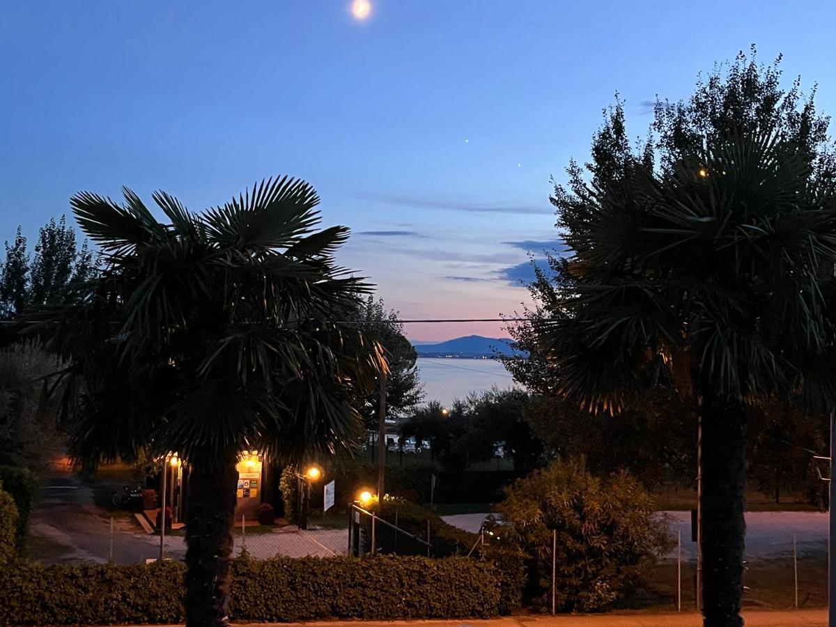 Levar Del Sole Passignano sul Trasimeno Bagian luar foto